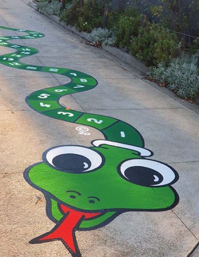 The Green Number Snake is a great way to introduce children to numbers and counting. It's a long,winding game, divided up into individual squares with the numbers 1 to 24 painted on them.